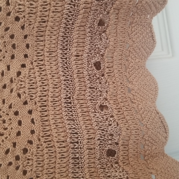 Used Hot in Hollywood Crochet long sleeve mocha color Tunic size L. - Picture 9 of 12